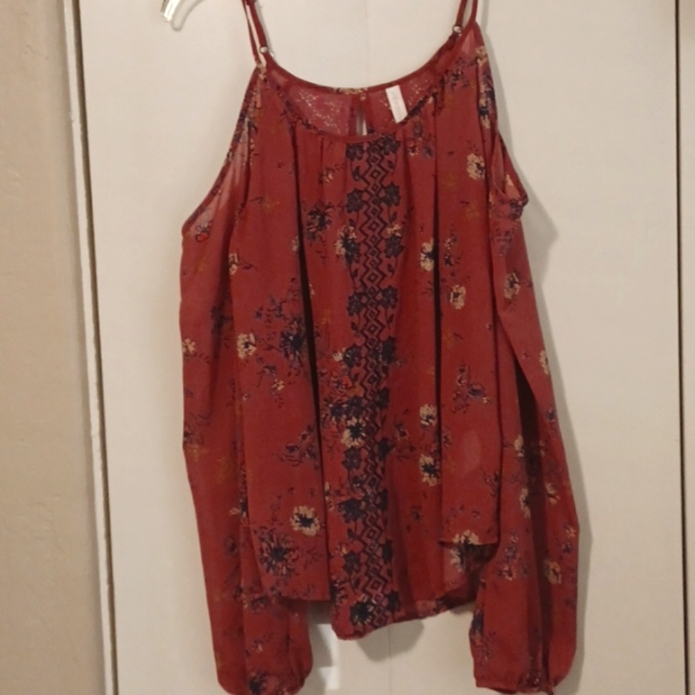 Xhilaration Peek-a-boo shoulder blouse Sz. M
